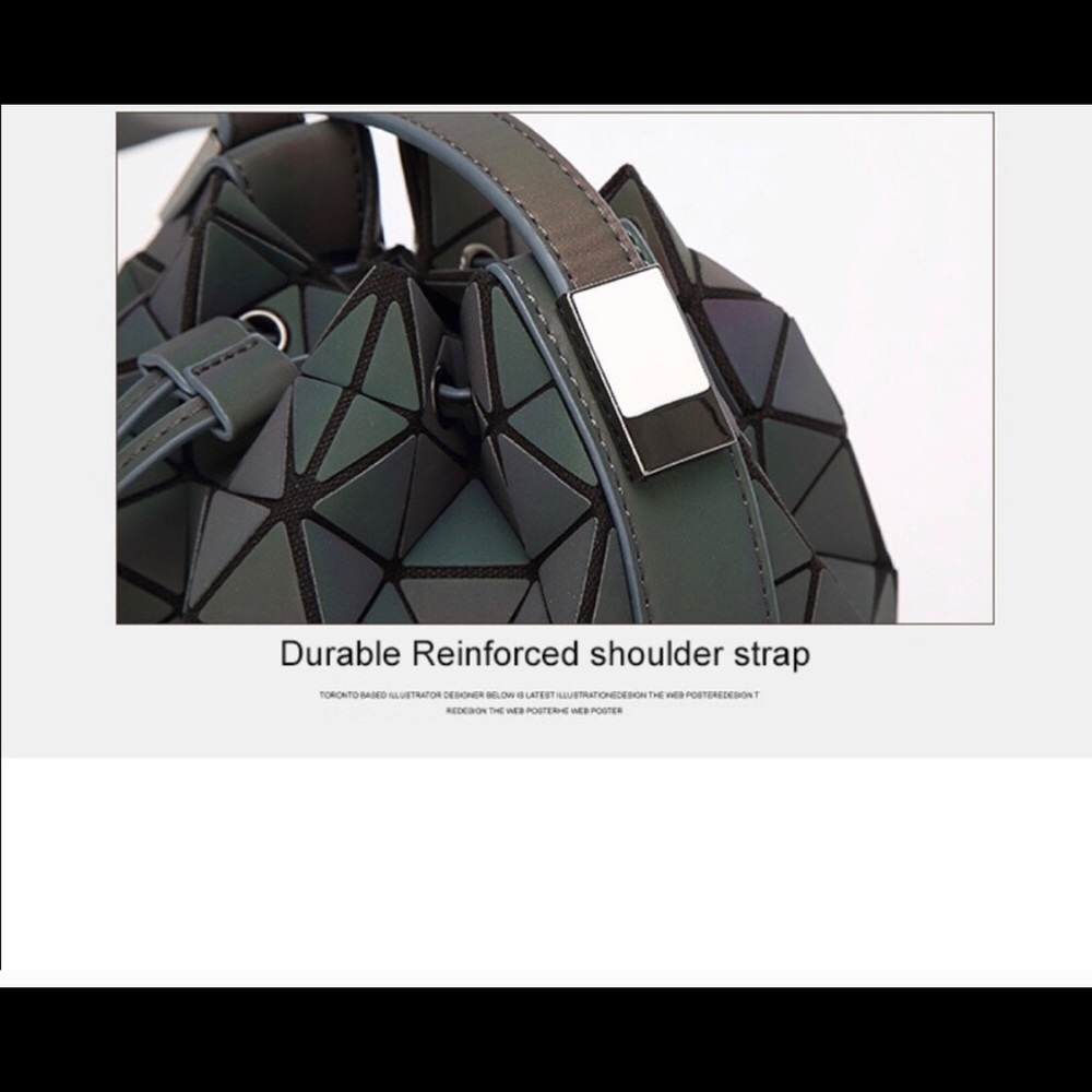 HOLOGRAPHIC BAG bucket LUMINIOUS
NEW latest trend - Picture 7 of 7